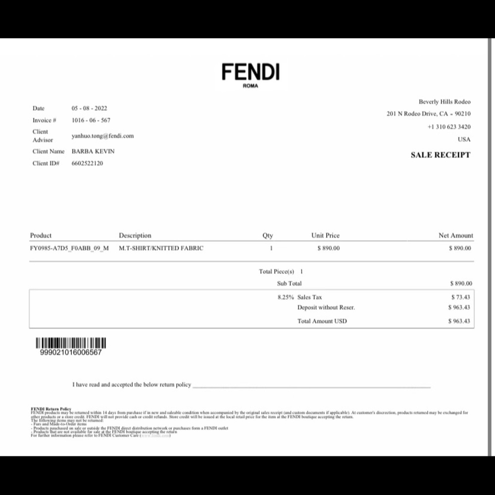 Selling my Fendi monogram polo Size M. Worn 4-5 times.